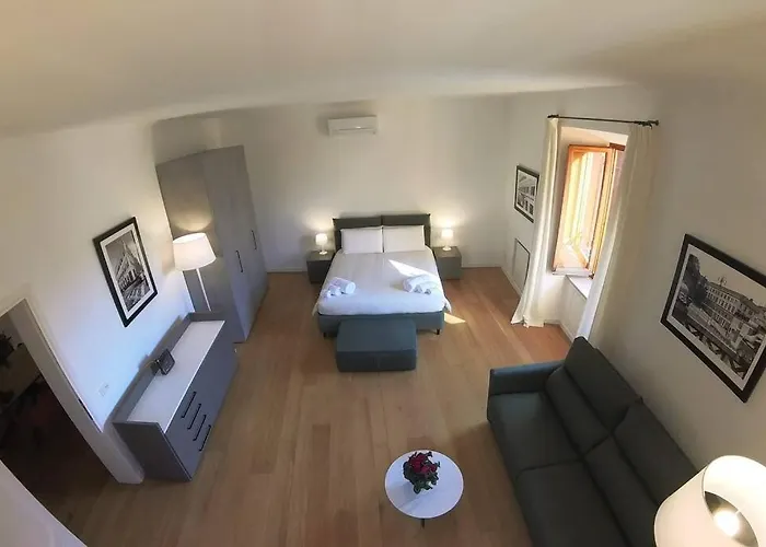 Nesty Margana House Rom